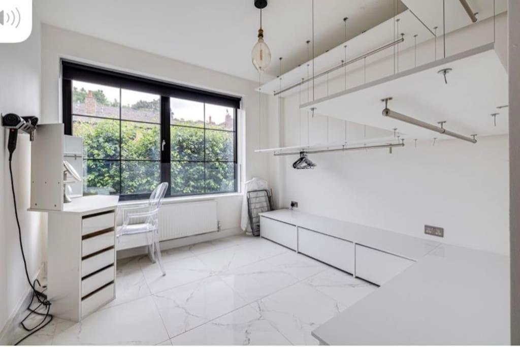 Luxury Apartment: City Centre, Stylish, Modern Chester Exteriör bild