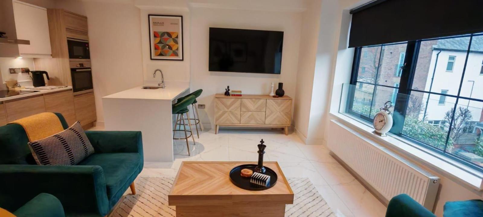 Luxury Apartment: City Centre, Stylish, Modern Chester Exteriör bild