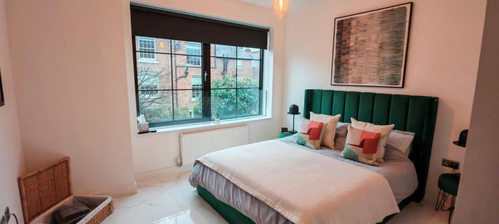 Luxury Apartment: City Centre, Stylish, Modern Chester Exteriör bild