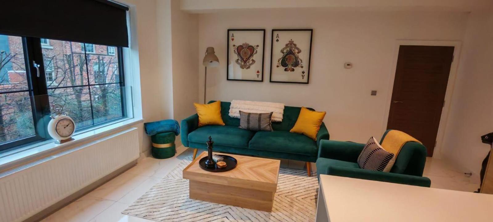 Luxury Apartment: City Centre, Stylish, Modern Chester Exteriör bild