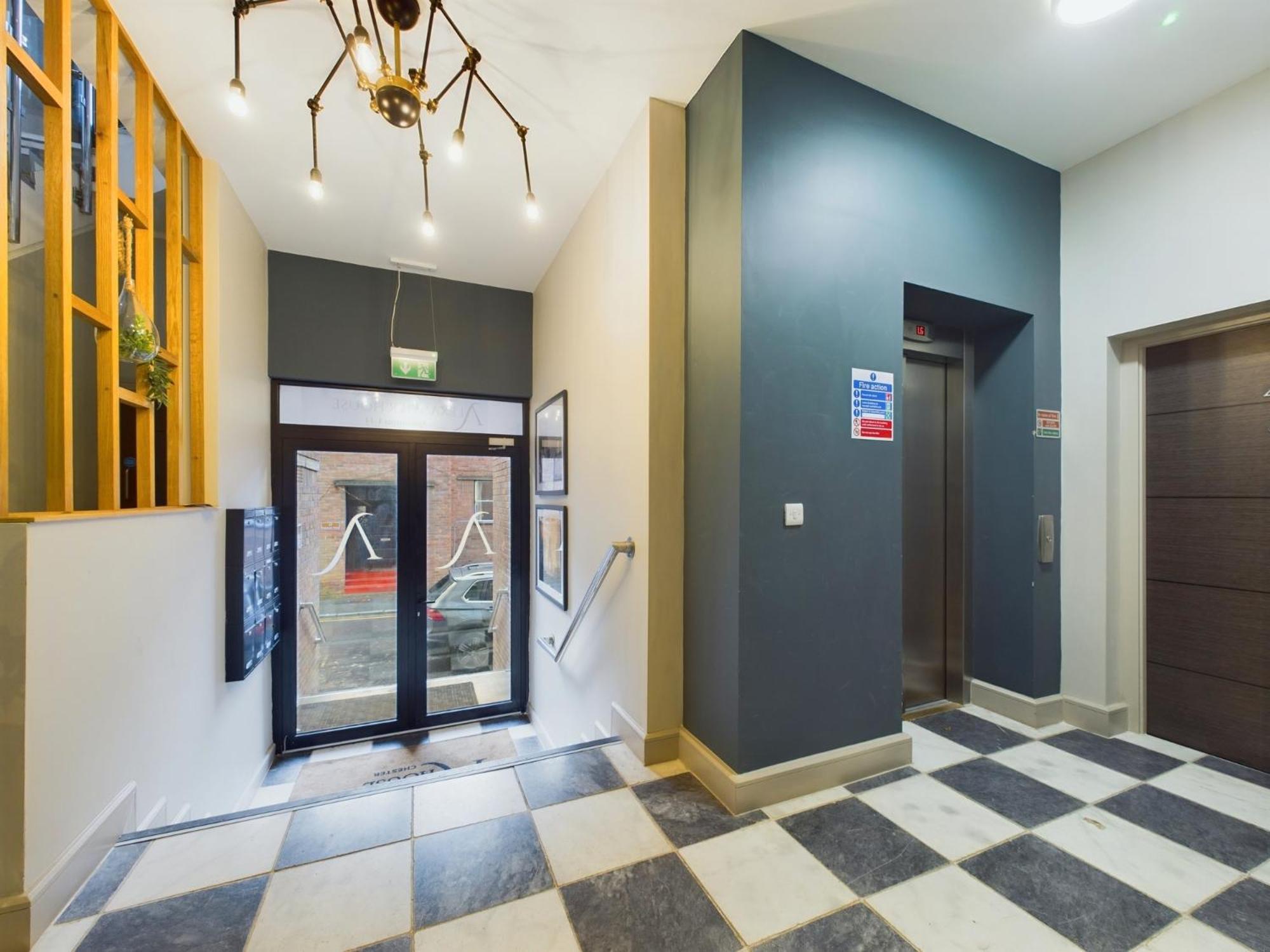 Luxury Apartment: City Centre, Stylish, Modern Chester Exteriör bild